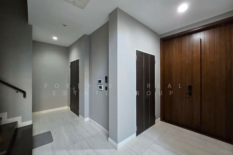 The Gentry Phatthanakan 2, Bangkok, Phatthanakan 32, Suan Luang, Suan Luang, Bangkok, 4 Bedrooms, 440 sqm, Single Detached House For Rent, by Forty-Six Real Estate Group, 500155219 - DDproperty.com