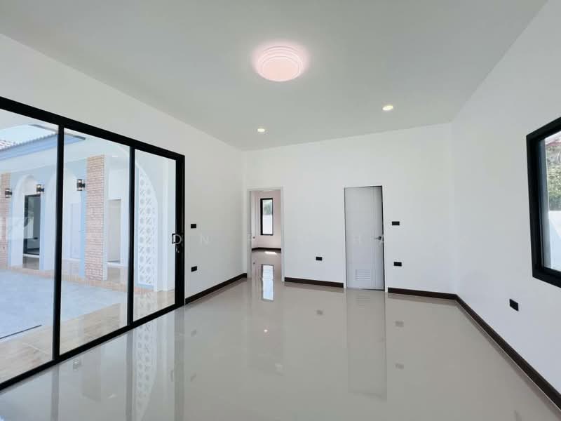 3 Bed 4 Bath Villa For Sale, Prachuap Khiri Khan, Hin Lek Fai, Hua Hin, Prachuap Khiri Khan, 3 Bedrooms, 250 sqm, Villa For Sale, by Saifon Phuphanna, 500155236 - DDproperty.com