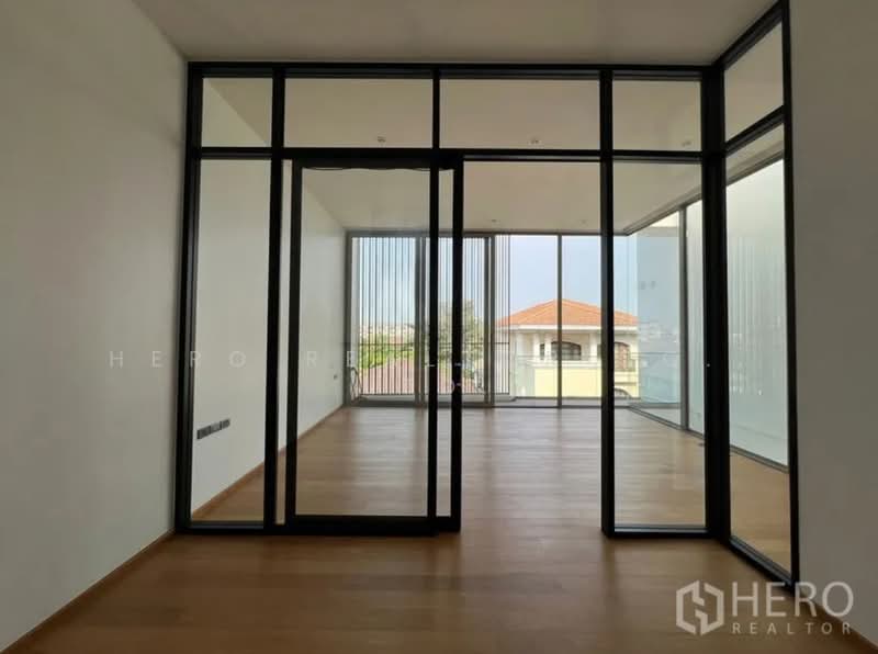 For Sale - For rent or sale Home Office in Chan Kasem, Chatuchak, Bangkok bre21768, Bangkok