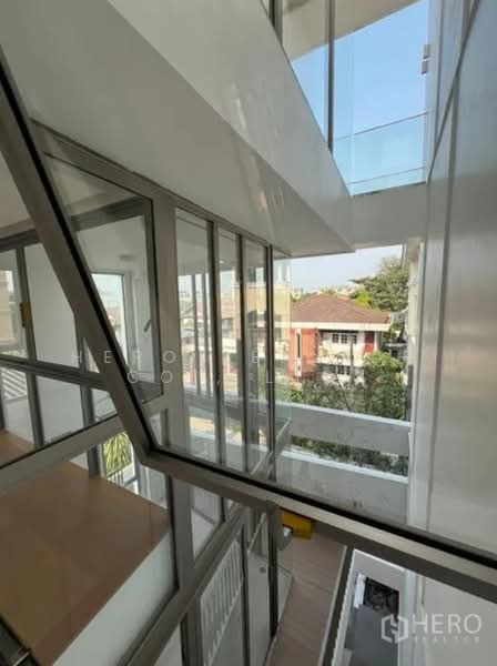 For Sale - For rent or sale Home Office in Chan Kasem, Chatuchak, Bangkok bre21768, Bangkok