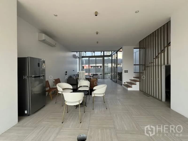 For Sale - For rent or sale Home Office in Chan Kasem, Chatuchak, Bangkok bre21768, Bangkok