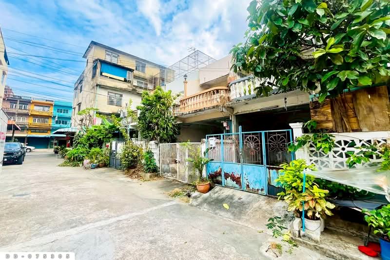 DD-075305 Townhouse, Nong Khaem, Majaroen Rd., near DoHome Phetkasem, Bangkok, Nong Kang Plu, Nong Khaem, Bangkok, 1 Bedroom, 120 sqm, Townhouse For Sale, by Benchawarin Pakkawetppisit, 500155271 - DDproperty.com