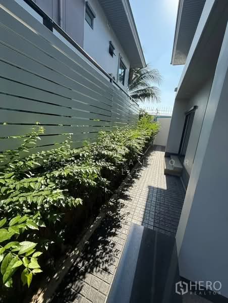 For rent 4 Bedroom Detached House in Setthasiri Pattanakarn in Prawet, Prawet, Bangkok hre00228, Bangkok, Prawet, Prawet, Bangkok, 4 Bedrooms, 180 sqm, Single Detached House For Rent, by Hero Realtor Co., Ltd., 500155278 - DDproperty.com