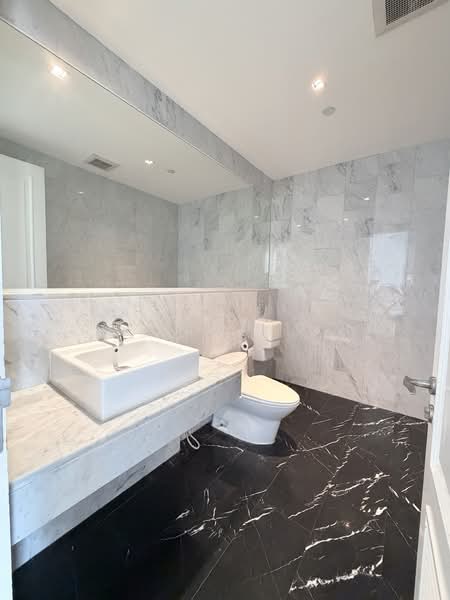 Le Raffine Sukhumvit 39, Bangkok, Soi Sukhumvit 39, Khlong Tan Nua, Watthana, Bangkok, 3 Bedrooms, 401 sqm, Condo For Rent, by RE Property, 500155289 - DDproperty.com