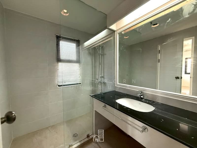 G.P. Grande Tower, Bangkok, 55 Sukhumvit 23, Khlongtoei Nua, Watthana, Bangkok, 4 Bedrooms, 400 sqm, Condo For Rent, by Gochaporn Fongsupa, 500155318 - DDproperty.com