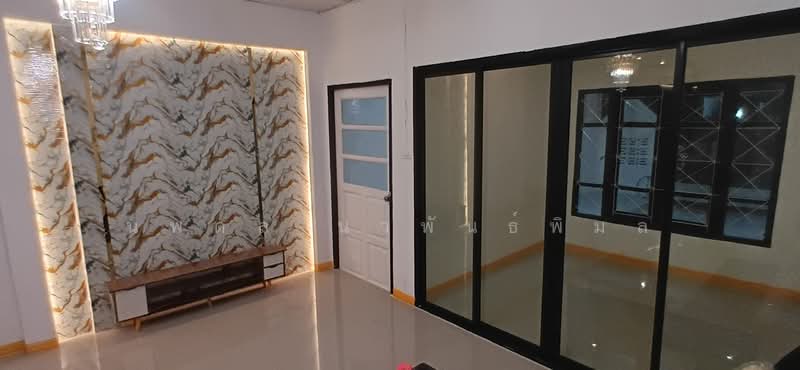 Moobaan Cho Rung Rueang 6, Nonthaburi, Bang Kruai - Sai Noi Road, Bang Rak Pattana, Bang Bua Thong, Nonthaburi, 4 Bedrooms, 124 sqm, Townhouse For Sale, by นพดล นวพันธ์พิมล, 500155319 - DDproperty.com