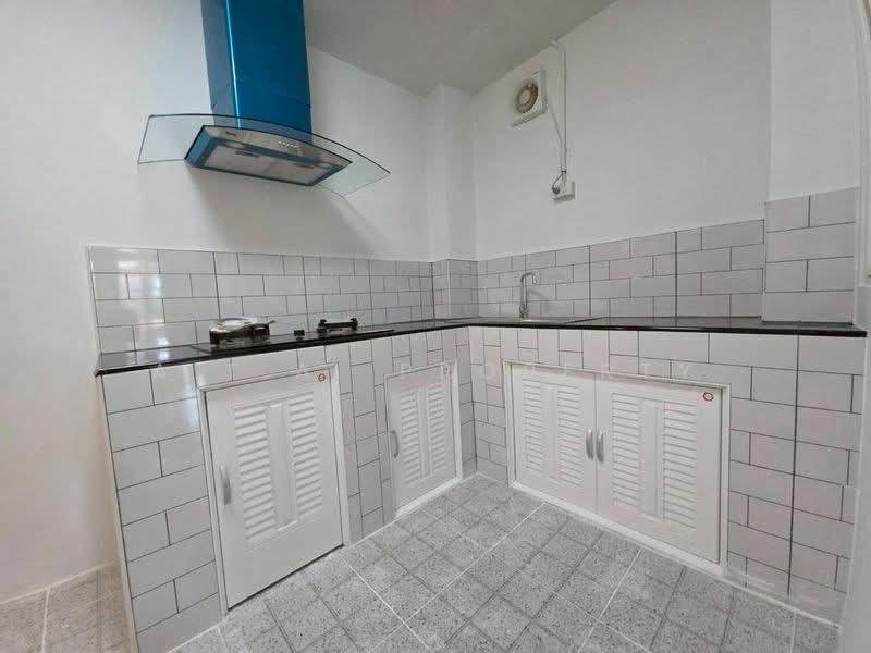 Golden Town Sriracha-Assumption : โกลเด้น ทาวน์ ศรีราชา-อัสสัมชัญ, ชลบุรี, Kaokilo, สุรศักดิ์, ศรีราชา, ชลบุรี, 80 ตร.ม., ทาวน์เฮ้าส์ ขาย, โดย A.T.A. Property, 500155346 - DDproperty.com