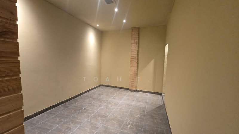 อาคารให้เช่า อินทามระ สุทธิสาร พญาไท : Buildings for rent in Intamara, Sutthisan, Phaya Thai., กรุงเทพ, สามเสนใน, พญาไท, กรุงเทพ, 1,200 ตร.ม., ตึกแถว-อาคารพาณิชย์ ให้เช่า, โดย TOAH T., 500155360 - DDproperty.com