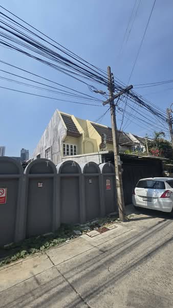 อาคารให้เช่า อินทามระ สุทธิสาร พญาไท : Buildings for rent in Intamara, Sutthisan, Phaya Thai., กรุงเทพ, สามเสนใน, พญาไท, กรุงเทพ, 1,200 ตร.ม., ตึกแถว-อาคารพาณิชย์ ให้เช่า, โดย TOAH T., 500155360 - DDproperty.com