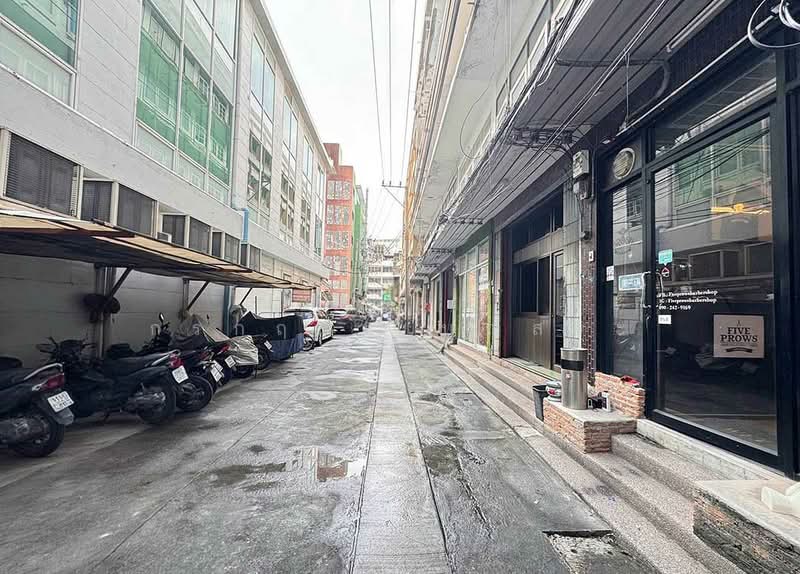 ขาย - ตึก 4 ชั้น มีดาดฟ้า ซ.สีลม 15, กรุงเทพ