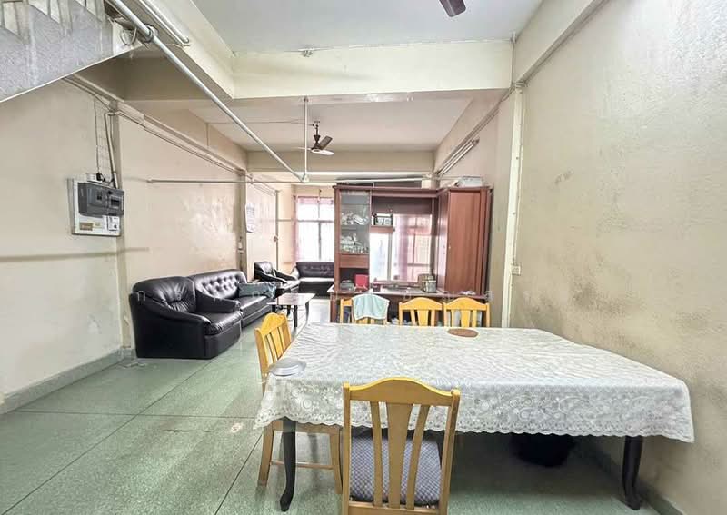 ตึก 4 ชั้น มีดาดฟ้า ซ.สีลม 15, Bangkok, Silom, Bang Rak, Bangkok, 4 Bedrooms, 256 sqm, Townhouse For Sale, by กรกฤตย์ บุญสระ, 500155427 - DDproperty.com