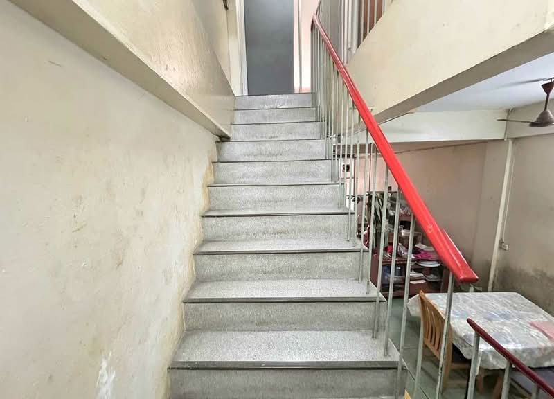 ตึก 4 ชั้น มีดาดฟ้า ซ.สีลม 15, Bangkok, Silom, Bang Rak, Bangkok, 4 Bedrooms, 256 sqm, Townhouse For Sale, by กรกฤตย์ บุญสระ, 500155427 - DDproperty.com