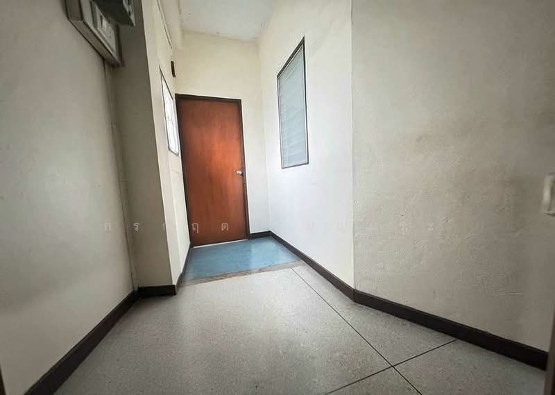 ตึก 4 ชั้น มีดาดฟ้า ซ.สีลม 15, Bangkok, Silom, Bang Rak, Bangkok, 4 Bedrooms, 256 sqm, Townhouse For Sale, by กรกฤตย์ บุญสระ, 500155427 - DDproperty.com