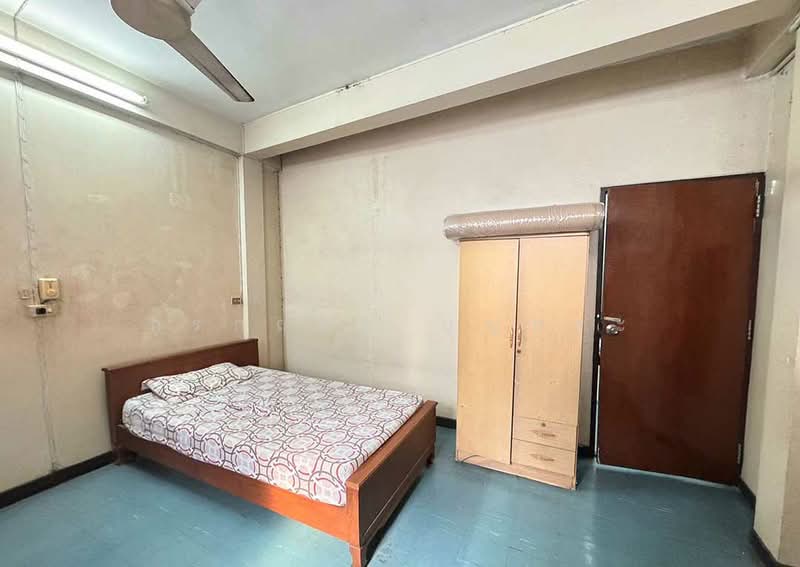 ตึก 4 ชั้น มีดาดฟ้า ซ.สีลม 15, Bangkok, Silom, Bang Rak, Bangkok, 4 Bedrooms, 256 sqm, Townhouse For Sale, by กรกฤตย์ บุญสระ, 500155427 - DDproperty.com