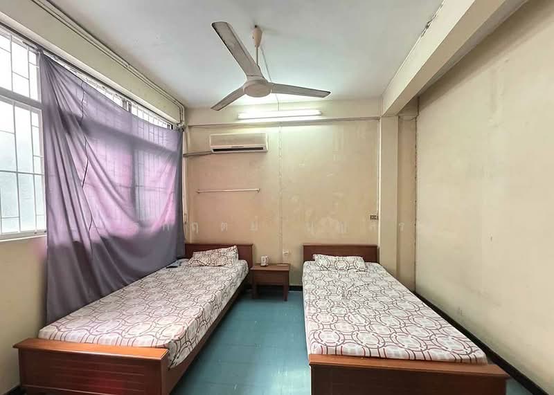 ขาย - ตึก 4 ชั้น มีดาดฟ้า ซ.สีลม 15, กรุงเทพ