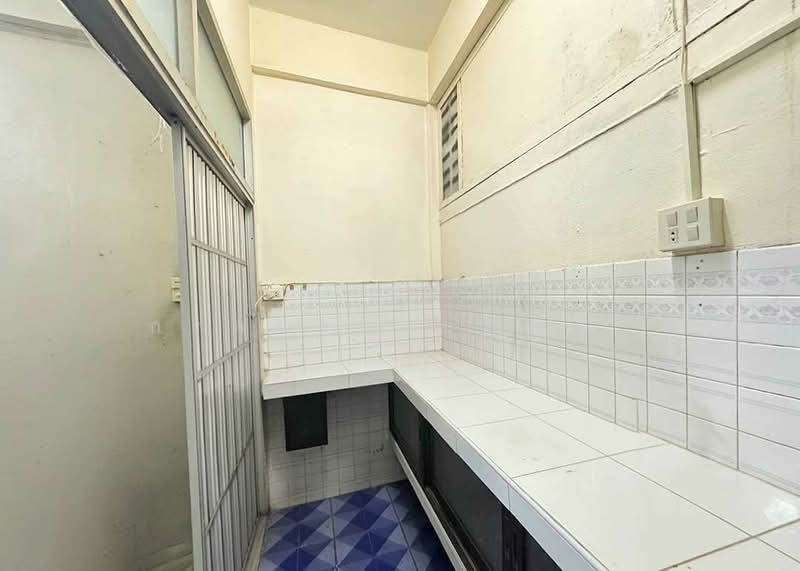 ขาย - ตึก 4 ชั้น มีดาดฟ้า ซ.สีลม 15, กรุงเทพ