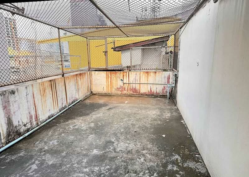 ขาย - ตึก 4 ชั้น มีดาดฟ้า ซ.สีลม 15, กรุงเทพ