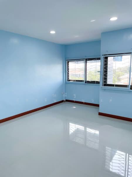 ถนนโชคชัย 4 แขวงลาดพร้าว เขตลาดพร้าว กรุงเทพมหานคร, Bangkok, Lat Phrao, Lat Phrao, Bangkok, 4 Bedrooms, 92 sqm, Townhouse For Sale, by ณณัฐ ภัทรจินดานุวงศ์, 500155436 - DDproperty.com