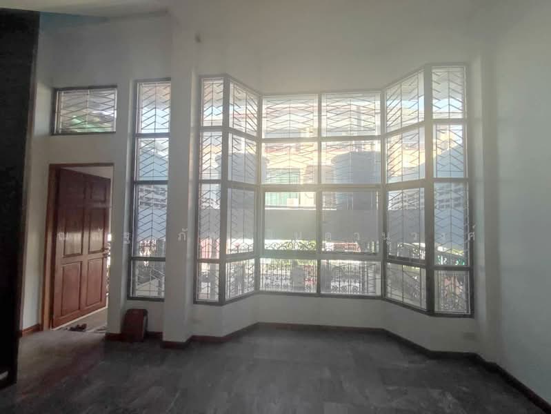 ถนนโชคชัย 4 แขวงลาดพร้าว เขตลาดพร้าว กรุงเทพมหานคร, Bangkok, Lat Phrao, Lat Phrao, Bangkok, 4 Bedrooms, 92 sqm, Townhouse For Sale, by ณณัฐ ภัทรจินดานุวงศ์, 500155436 - DDproperty.com