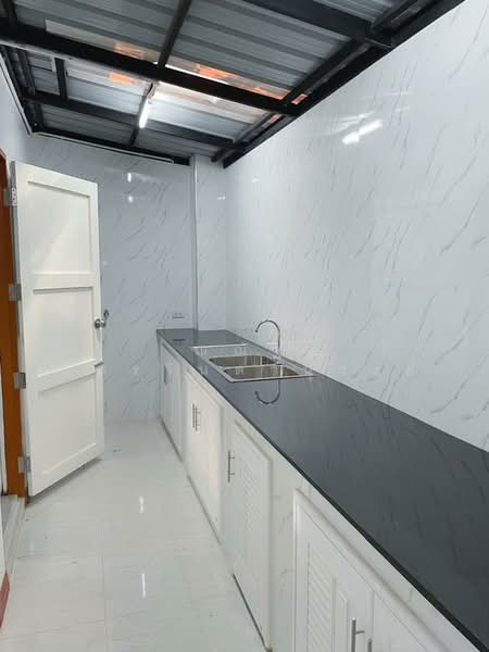 ถนนโชคชัย 4 แขวงลาดพร้าว เขตลาดพร้าว กรุงเทพมหานคร, Bangkok, Lat Phrao, Lat Phrao, Bangkok, 4 Bedrooms, 92 sqm, Townhouse For Sale, by ณณัฐ ภัทรจินดานุวงศ์, 500155436 - DDproperty.com
