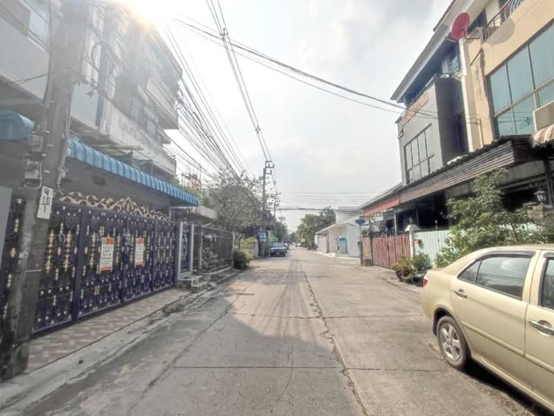 ถนนโชคชัย 4 แขวงลาดพร้าว เขตลาดพร้าว กรุงเทพมหานคร, กรุงเทพ, ลาดพร้าว, ลาดพร้าว, กรุงเทพ, 92 ตร.ม., ทาวน์เฮ้าส์ ขาย, โดย ณณัฐ ภัทรจินดานุวงศ์, 500155436 - DDproperty.com