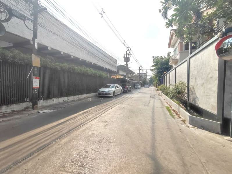 ถนนโชคชัย 4 แขวงลาดพร้าว เขตลาดพร้าว กรุงเทพมหานคร, Bangkok, Lat Phrao, Lat Phrao, Bangkok, 4 Bedrooms, 92 sqm, Townhouse For Sale, by ณณัฐ ภัทรจินดานุวงศ์, 500155436 - DDproperty.com