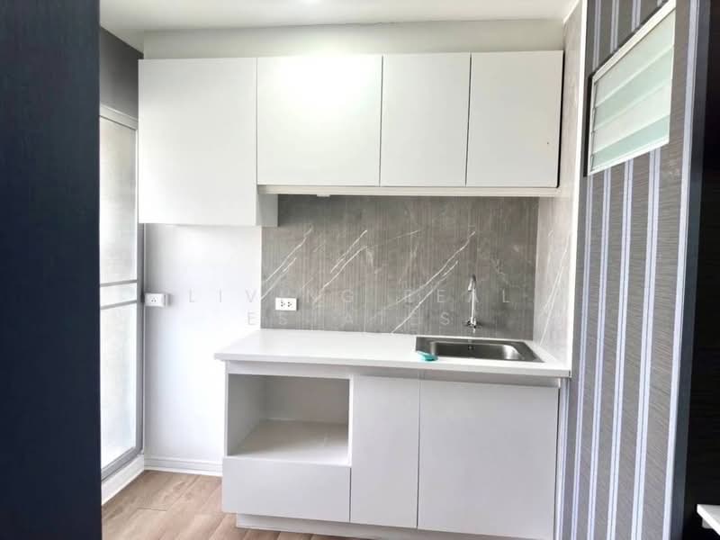 Lumpini Condo Town Bodindecha Ramkhamhaeng, Bangkok, Soi Ramkhamhaeng 43/1, Phlapphla, Wang Thonglang, Bangkok, 1 Bedroom, 28 sqm, Condo For Rent, by Living Real Estates, 500155461 - DDproperty.com