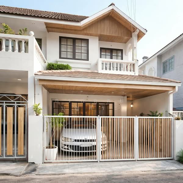 ขาย - รื่นรมวิลลา บ้านแฝด 2 ชั้น ซอยบางพรม 26, กรุงเทพ