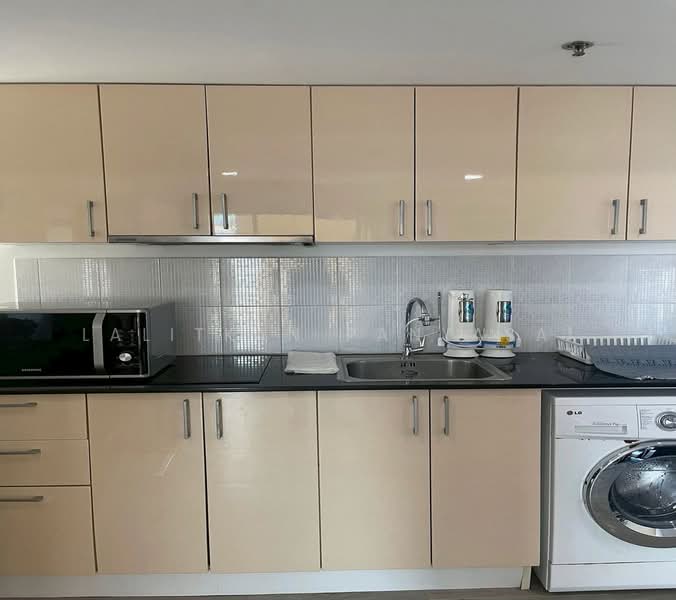 My Resort Bangkok, Bangkok, 1724 Petchaburi Road, Bang Kapi, Huai Khwang, Bangkok, 1 Bedroom, 42 sqm, Condo For Rent, by Lalitkan Panyasai, 500155491 - DDproperty.com