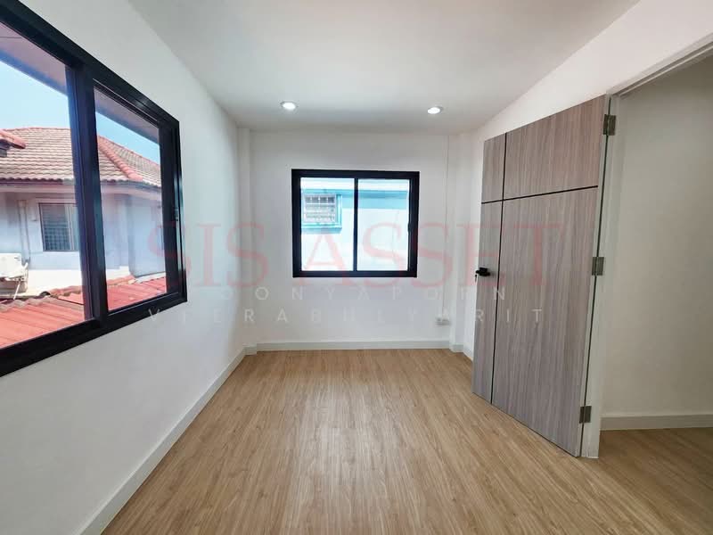 หมู่บ้าน​พระปิ่น ​4 - เพชรเกษม​ 81​, Bangkok, มาเจริญ, Nong Kham, Nong Khaem, Bangkok, 2 Bedrooms, 102 sqm, Semi-Detached House (Twin House) For Sale, by Poonyaporn Veerabulyarit, 500155506 - DDproperty.com