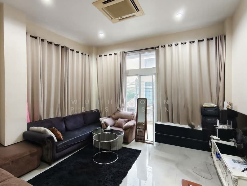 Neo Classic Home Ramintra : นีโอ คลาสสิคโฮม รามอินทรา, กรุงเทพ, ถนนรามอินทรา, คันนายาว, คันนายาว, กรุงเทพ, 200 ตร.ม., ทาวน์เฮ้าส์ ขาย, โดย Wuthikorn Prasomsan, 500155528 - DDproperty.com