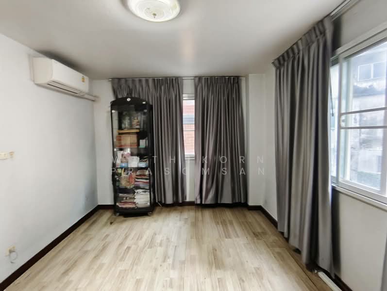 Neo Classic Home Ramintra : นีโอ คลาสสิคโฮม รามอินทรา, กรุงเทพ, ถนนรามอินทรา, คันนายาว, คันนายาว, กรุงเทพ, 200 ตร.ม., ทาวน์เฮ้าส์ ขาย, โดย Wuthikorn Prasomsan, 500155528 - DDproperty.com