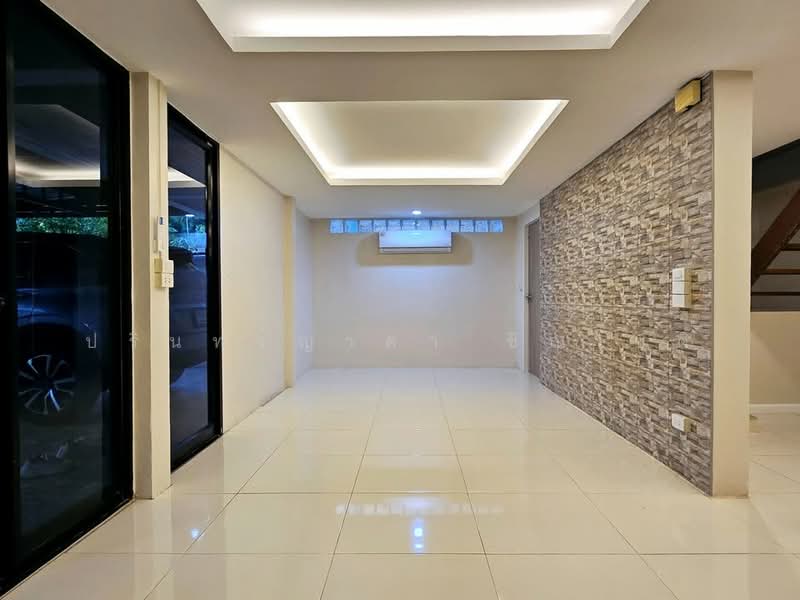 Home Office Bang Kapi, Bangkok, Khlong Chan, Bang Kapi, Bangkok, 3 Bedrooms, 200 sqm, Townhouse For Rent, by ปรินทร์ญาดา ชิณโชติ, 500155534 - DDproperty.com