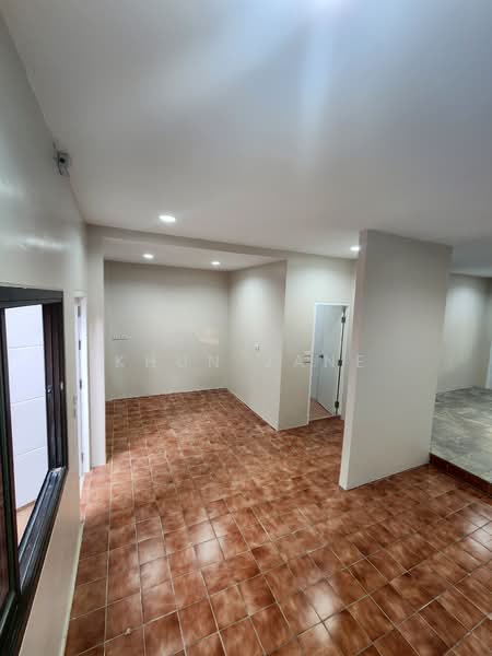 Townhome for Rent, Village 84 Ladprao (SPSJP156), Bangkok, ลาดพร้าว84, Wang Thonglang, Wang Thonglang, Bangkok, 4 Bedrooms, 200 sqm, Townhouse For Rent, by Khun Jane, 500155548 - DDproperty.com