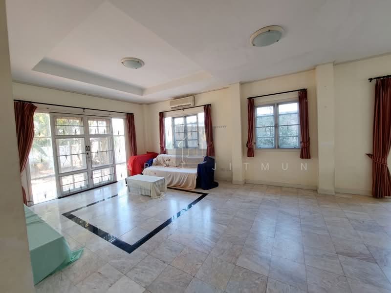 Parkway Chalet Ramkhamhaeng : พาร์คเวย์ ชาเล่ต์ รามคำแหง, กรุงเทพ, 103 ถนน รามคำแหง, มีนบุรี, มีนบุรี, กรุงเทพ, 236 ตร.ม., บ้านเดี่ยว ให้เช่า, โดย Jutarat Jitmun, 500155583 - DDproperty.com