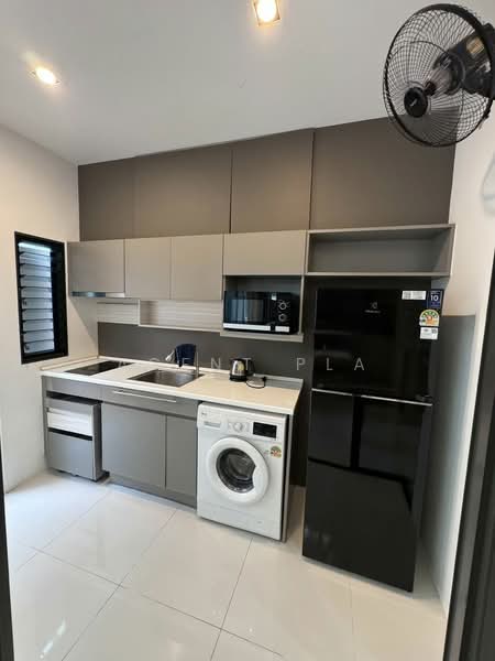 Landmark Ekamai-Ramindra, Bangkok, Sukhonthasawat Road, Lat Phrao, Lat Phrao, Bangkok, 3 Bedrooms, 168 sqm, Townhouse For Rent, by Agent Pla, 500155625 - DDproperty.com