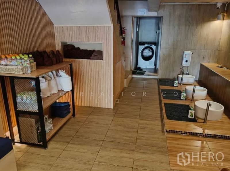 For rent or sale Shophouse 210sqm in Khlong Tan Nuea, Watthana, Bangkok bre23198, Bangkok, Khlong Tan Nua, Watthana, Bangkok, , 210 sqm, Shophouse For Sale, by Hero Realtor Co., Ltd., 500155667 - DDproperty.com
