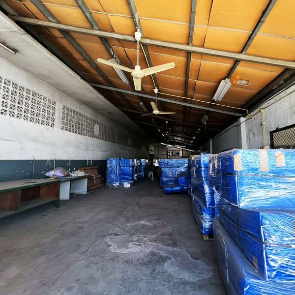 ขายหรือให้เช่าโรงงานเก่า15-1-71 ไร่ ติดถนนเพชรเกษม โซนอ้อมใหญ่, Nakhon Pathom, Om Yai, Sam Phran, Nakhon Pathom, , 14,970 sqm, Warehouse/Factory For Sale, by AJHOMECENTER - คุณโป้ง, 500155678 - DDproperty.com