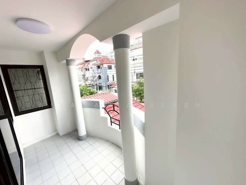 Home Avenue, corner lot, Soi Prawit and Friends 16., Bangkok, Bang Chak, Phra Khanong, Bangkok, 5 Bedrooms, 237 sqm, Townhouse For Rent, by Airada Parasarn, 500155705 - DDproperty.com