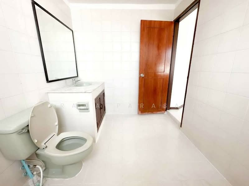 Home Avenue, corner lot, Soi Prawit and Friends 16., Bangkok, Bang Chak, Phra Khanong, Bangkok, 5 Bedrooms, 237 sqm, Townhouse For Rent, by Airada Parasarn, 500155705 - DDproperty.com