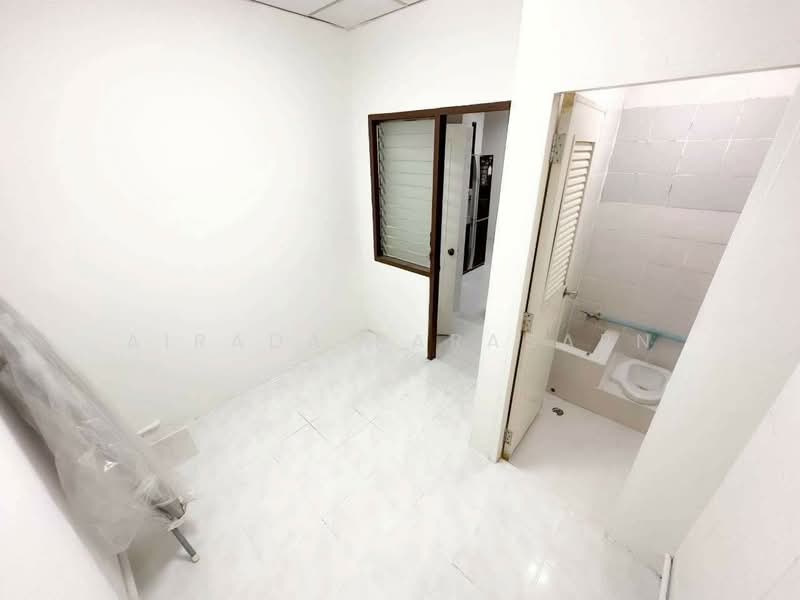 Home Avenue, corner lot, Soi Prawit and Friends 16., Bangkok, Bang Chak, Phra Khanong, Bangkok, 5 Bedrooms, 237 sqm, Townhouse For Rent, by Airada Parasarn, 500155705 - DDproperty.com