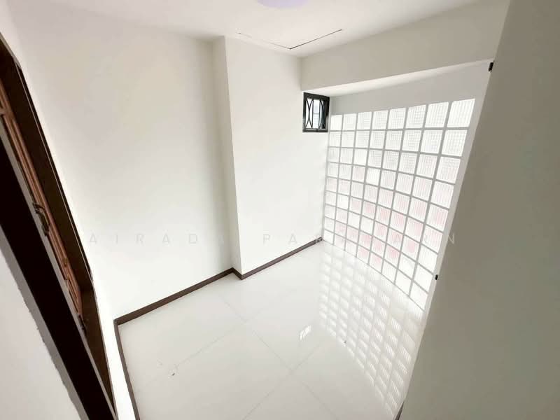 Home Avenue, corner lot, Soi Prawit and Friends 16., Bangkok, Bang Chak, Phra Khanong, Bangkok, 5 Bedrooms, 237 sqm, Townhouse For Rent, by Airada Parasarn, 500155705 - DDproperty.com