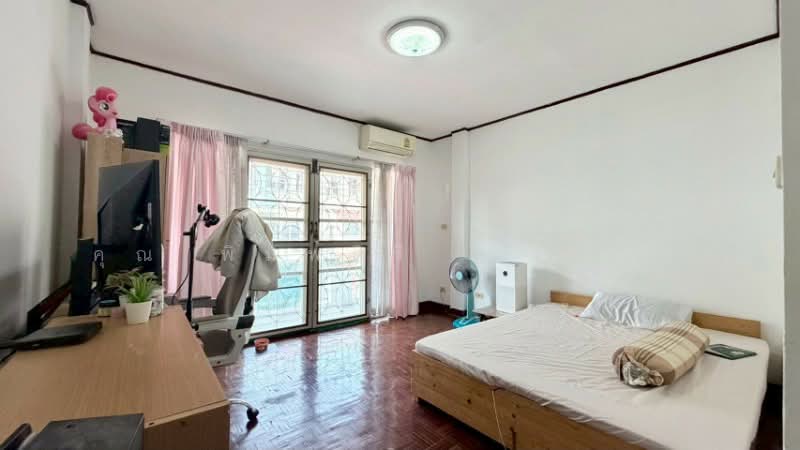 ทาวน์โฮม 3 ชั้น หมู่บ้าน เพลินวิภา รามอินทรา 40, Bangkok, รามอินทรา, Khlong Kum, Bueng Kum, Bangkok, 4 Bedrooms, 180 sqm, Townhouse For Sale, by คุณ พิมพ์สิริ ( ทราย ), 500155711 - DDproperty.com