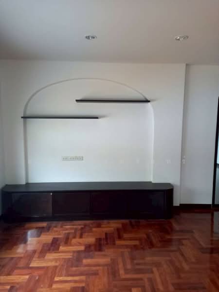 ขายบ้านเดี่ยว 2 ชั้น 85 ตร.ว. ซอยมิถุนายน 20 แยก 5 ใกล้โรงเรียนนานาชาติเคไอเอส, กรุงเทพ, สามเสนนอก, ห้วยขวาง, กรุงเทพ, 600 ตร.ม., บ้านเดี่ยว ขาย, โดย อนันต์ อัมรินทร์, 500155750 - DDproperty.com