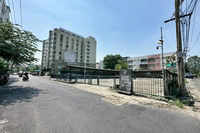 ขาย - ถนนลาดพร้าว ซอยลาดพร้าว 122 แยก 26 ถนนรามคำแหง แขวงวังทองหลาง เขตวังทองหลาง กทม. 10310, กรุงเทพ