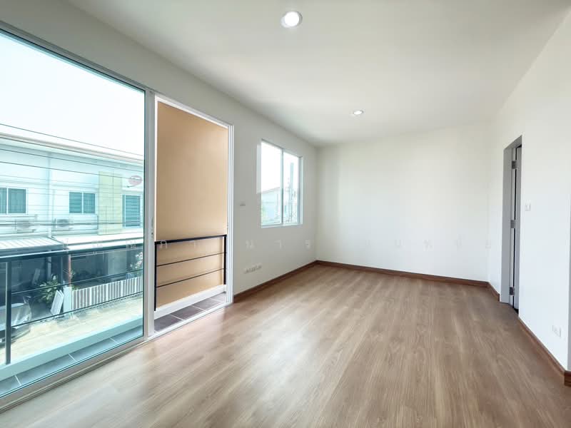 Nirvana Cover Onnut, Bangkok, Soi On Nut 65, Prawet, Prawet, Bangkok, 4 Bedrooms, 122 sqm, Townhouse For Sale, by ปุณณภา นารานนทชัย, 500155809 - DDproperty.com