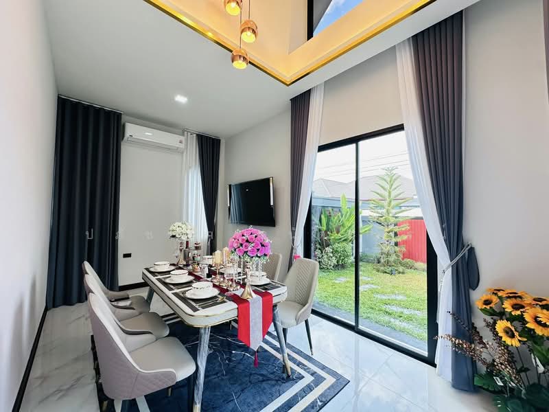 พูลวิลล่า โป่ง พัทยา สยามคันทรีคลับ พร้อมหิ้วกระเป๋าเข้าอยู่, ชลบุรี, บางละมุง, บางละมุง, ชลบุรี, 400 ตร.ม., บ้านเดี่ยว ขาย, โดย ปภัชญา ธนัตถ์ภรณ์, 500155851 - DDproperty.com