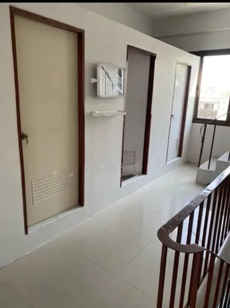 ทำเลพระราม 9 ซ.33 ให้เช่าอาคารพาณิชย์ 4.5 ชั้น เหมาะทำออฟฟิศ ตึกสวย พร้อมอยู่ ทำเลดี, Bangkok, พระราม9, Suan Luang, Suan Luang, Bangkok, , 200 sqm, Shophouse For Rent, by บุษบา รัตนวงษ์ชัย, 500155867 - DDproperty.com