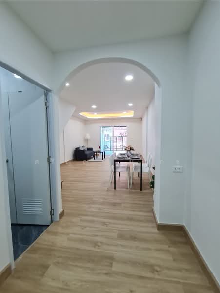 Moobaan Sena Villa 84, Bangkok, Khlong Chan, Bang Kapi, Bangkok, 2 Bedrooms, 72 sqm, Townhouse For Sale, by ศริญญา มากชู, 500155879 - DDproperty.com