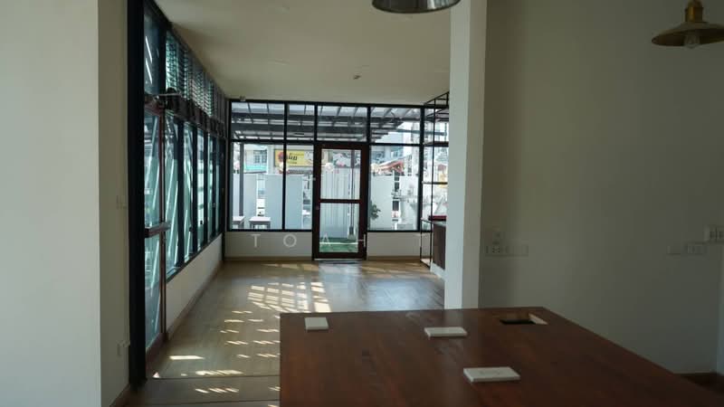 พื้นที่ให้เช่า ห้วยขวาง สุทธิสาร ลาดพร้าว : Space for rent in Huai Khwang, Sutthisan, and Lat Phrao, Bangkok, Huai Khwang, Huai Khwang, Bangkok, , 70 sqm, Retail Space For Rent, by TOAH T., 500155892 - DDproperty.com